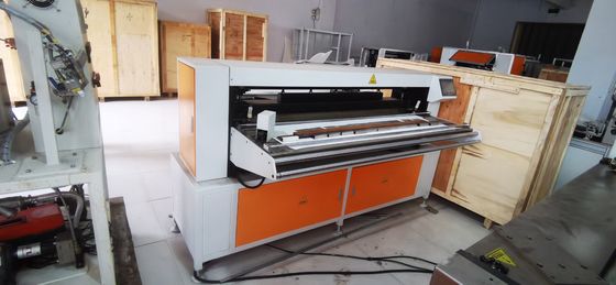 Machine de pliage par filtre HEPA informatisée 1 kW Machine de pliage par couteau 1300 mm Largeur de travail