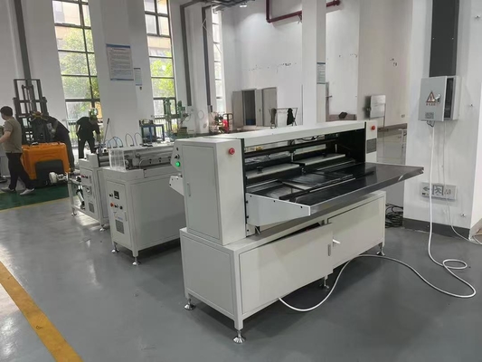 Machine automatique de pliage de fichiers papier