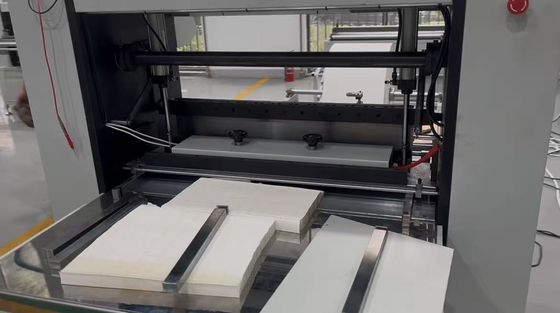 Série de machines à plier le papier filtre - Vitesse d'alimentation de l'équipement : 0,5 m