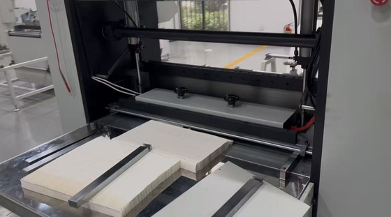 Machine à plisser les filtres HEPA à haute efficacité, débit principal de 1 mètre par minute