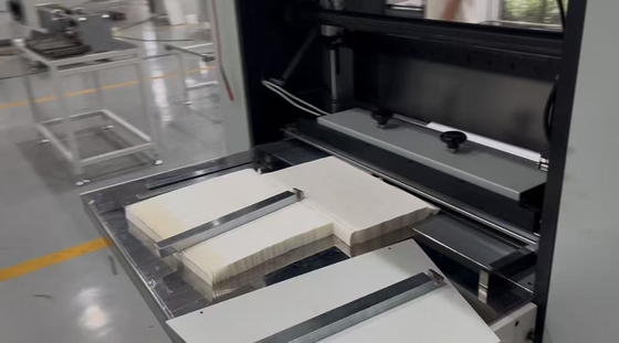 Machine à plisser les filtres HEPA à haute efficacité, débit principal de 1 mètre par minute