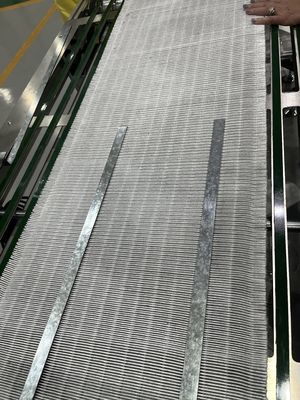 Machine de pliage automatique à couteau pour filtres à air de camions