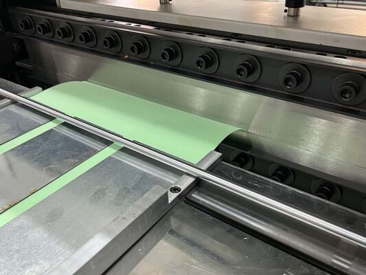 Ligne de production de plissage et collage à haute efficacité semi-automatique pour filtres à huile et à carburant au meilleur prix