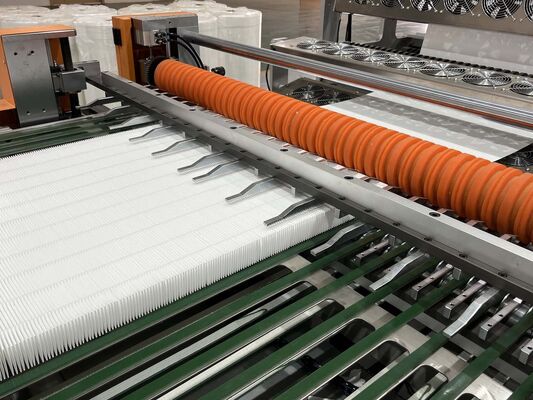 Certification CE&ISO Ligne de production entièrement automatique de servo-moteur mini HEPA pour le pliage et la colle de filtres