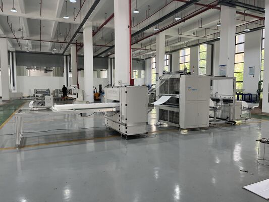 La fabrication des véhicules à moteur stable de filtre usine le long équipement latéral de trépointe de tamis de filtre