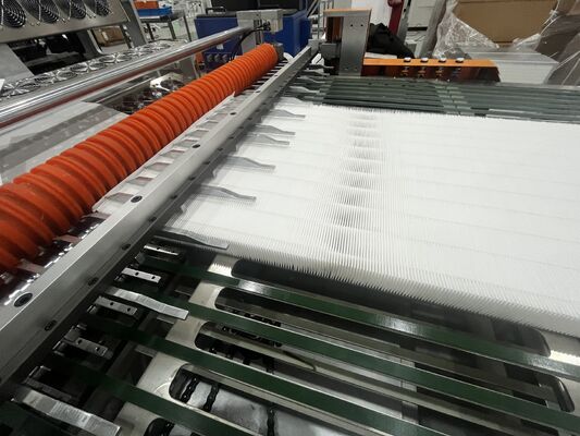 Ligne de production de filtres à haute efficacité - Plis de 300 mm - Ligne de production automatique de plissage et de collage de filtres HEPA