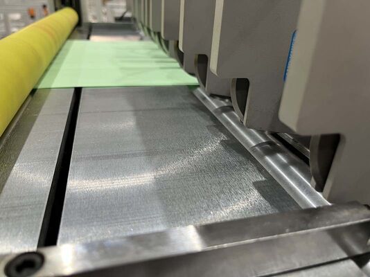 Machine de fabrication de filtres à poche à haut rendement