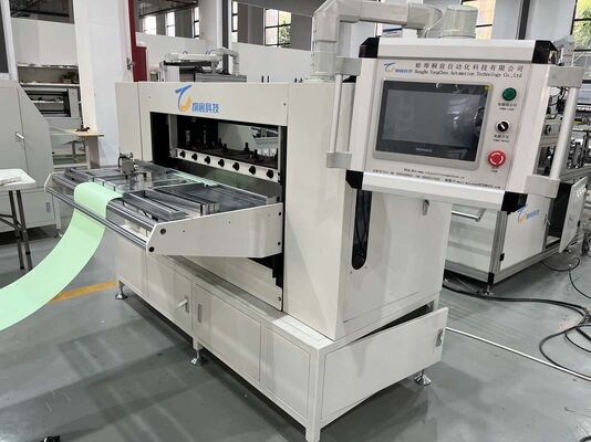 Machine de fabrication de filtres à poche à haut rendement