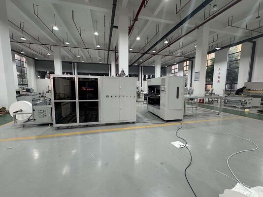 Ligne de production pliante de filtres en fibre de verre modulaires contrôlés par PLC pour les systèmes de ventilation industriels avec une personnalisation flexible