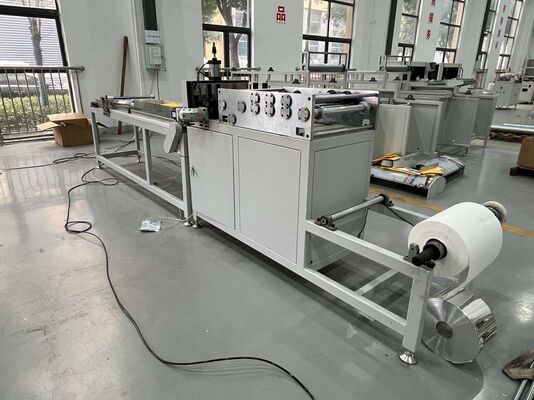 Machines de fabrication entièrement automatiques avec cloisonnements pour le plâtrage d'aluminium destinées à des opérations de grande capacité et à une production en volume élevé