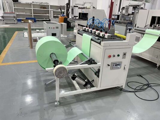 Robuste pour les environnements industriels exigeants Équipement de production de filtres Machine de pré-fente pour la filtration de l'air de précision