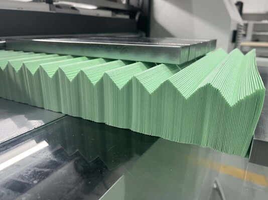 Machine de plissage de filtre à faible consommation d'énergie et économique pour les solutions de production de filtres et les filtres à air automobiles