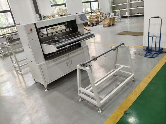 Machine à plisser les filtres industriels et domestiques de type couteau semi-automatique à traitement rapide pour des cycles de production optimisés