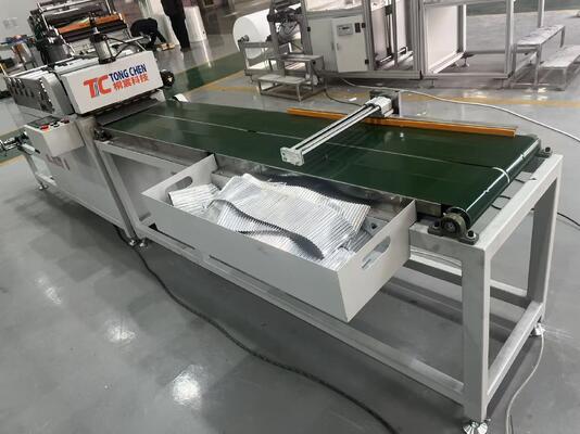 Machine de formage ondulé à alimentation automatique pour la fabrication de papier d'aluminium ou de feuille d'aluminium
